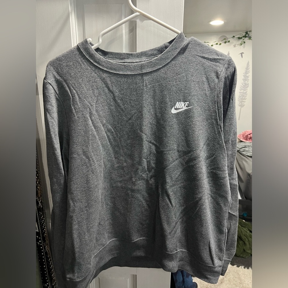 Nike Heather Gray Sweatshirt